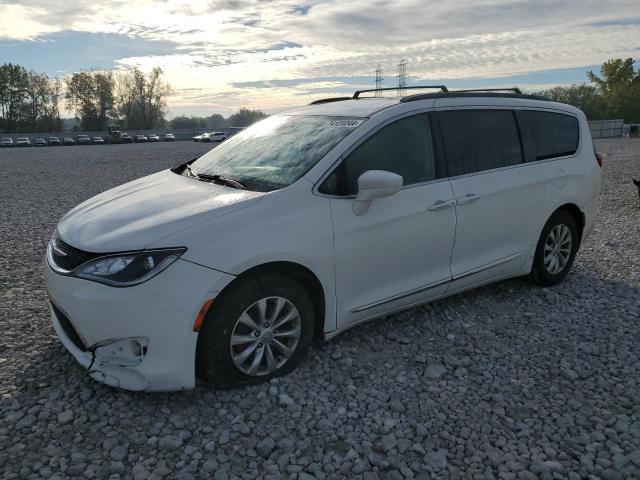  Salvage Chrysler Pacifica