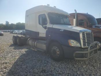  Salvage Freightliner Cascadia 1