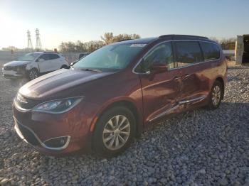  Salvage Chrysler Pacifica