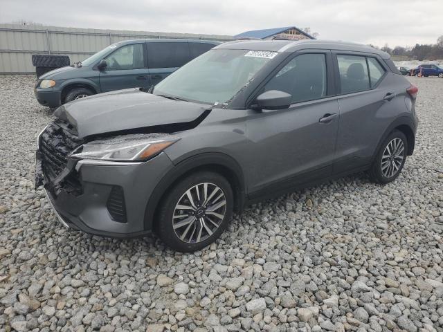  Salvage Nissan Kicks