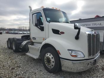  Salvage Peterbilt 579