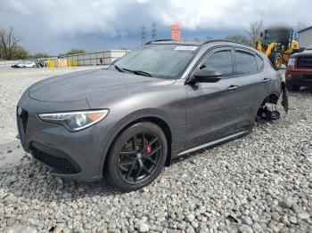  Salvage Alfa Romeo Stelvio