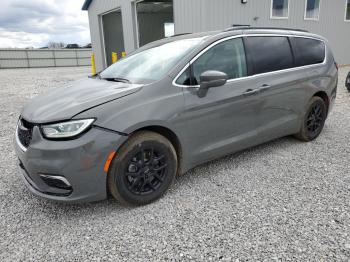  Salvage Chrysler Pacifica