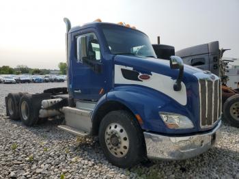  Salvage Peterbilt 579