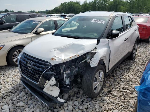  Salvage Nissan Kicks