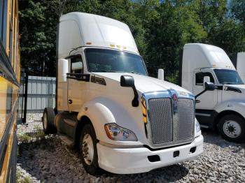  Salvage Kenworth Constructi