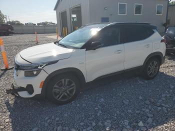  Salvage Kia Seltos