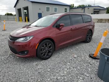  Salvage Chrysler Pacifica