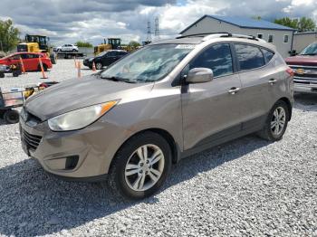  Salvage Hyundai TUCSON