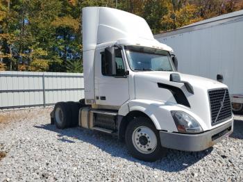  Salvage Volvo Vnl