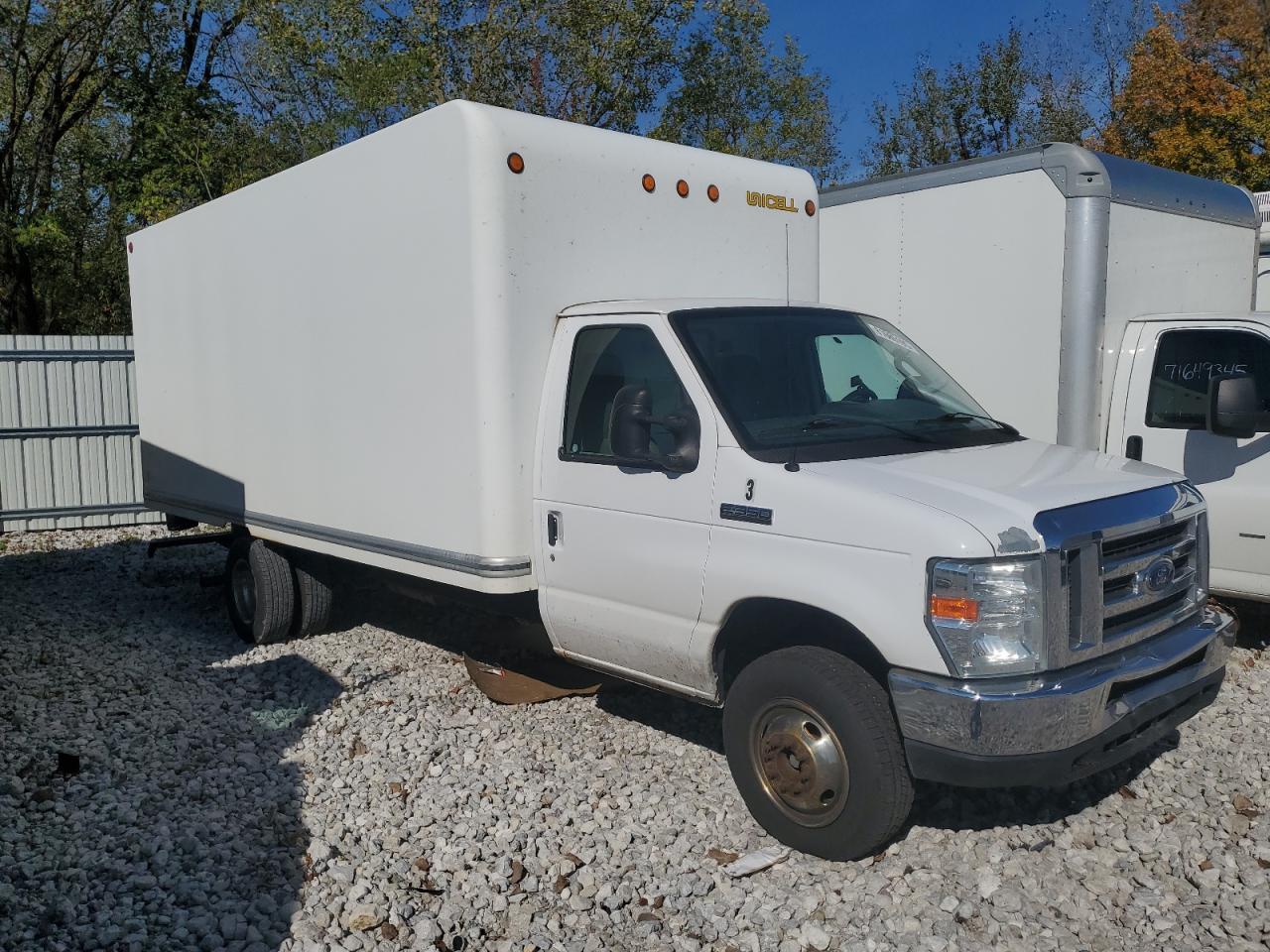 Ford Econoline E350 Super Duty E350 Super Duty Cutaway Van Image 4