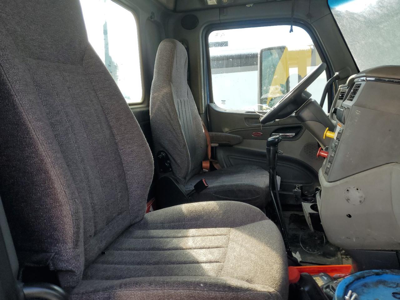 Peterbilt Tractor 579 Image 8