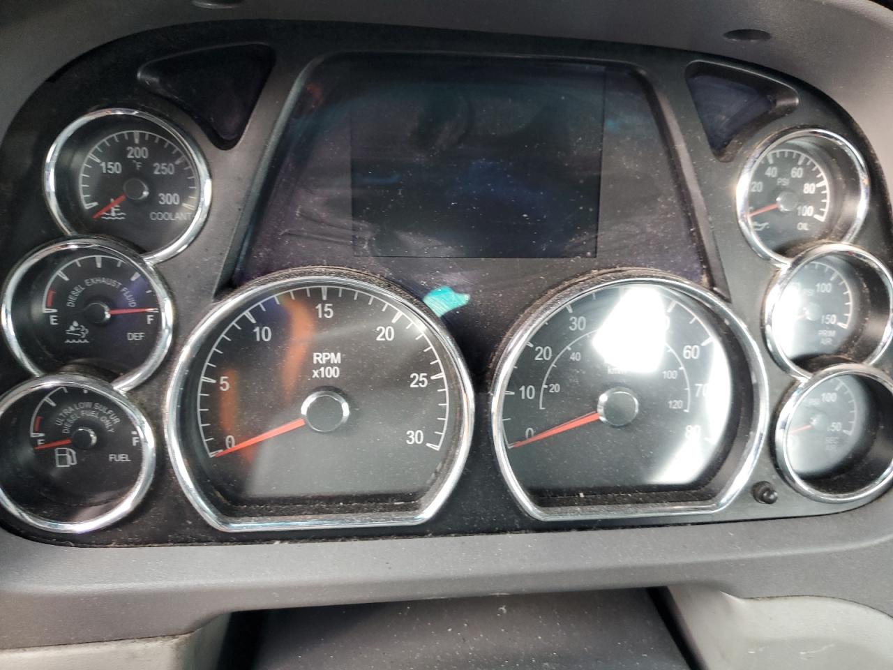 Peterbilt Tractor 579 Image 6