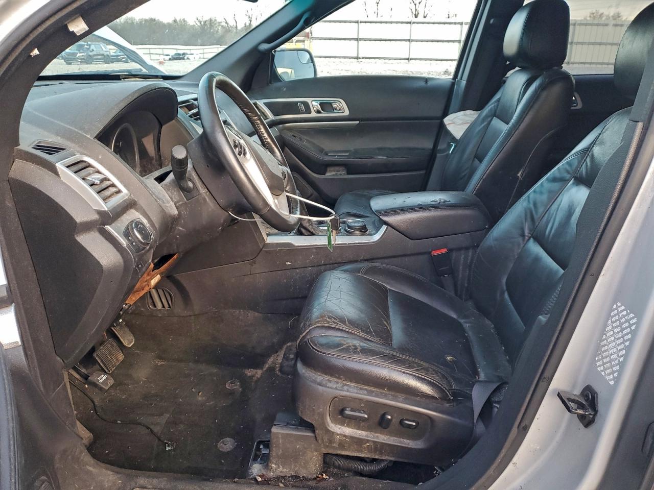 Ford Explorer Xlt Image 11