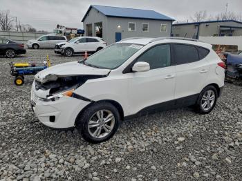 Salvage Hyundai TUCSON