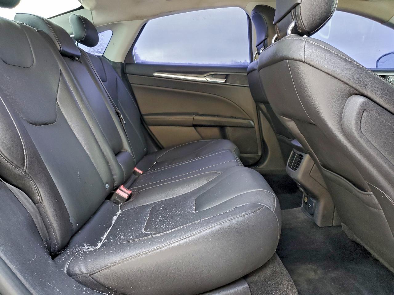 Ford Fusion Titanium Phev Image 8