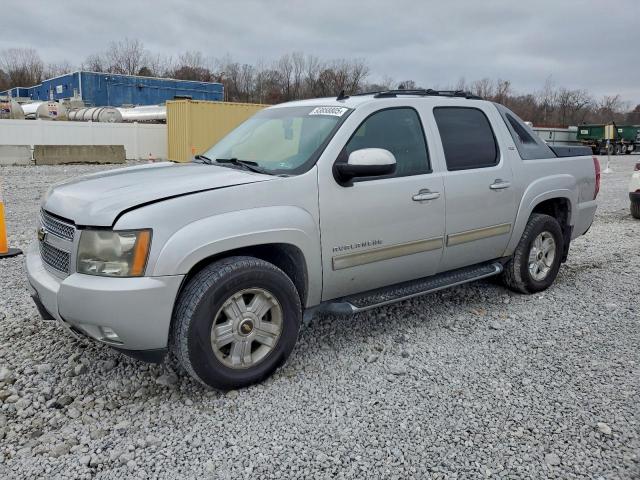  Salvage Chevrolet Avalanche
