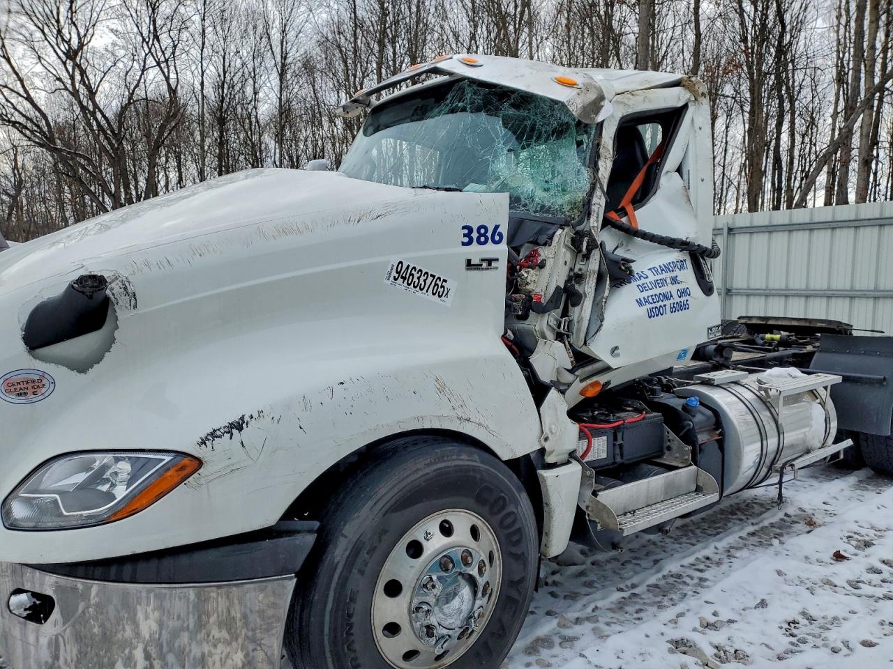 International Lt625 Image 3