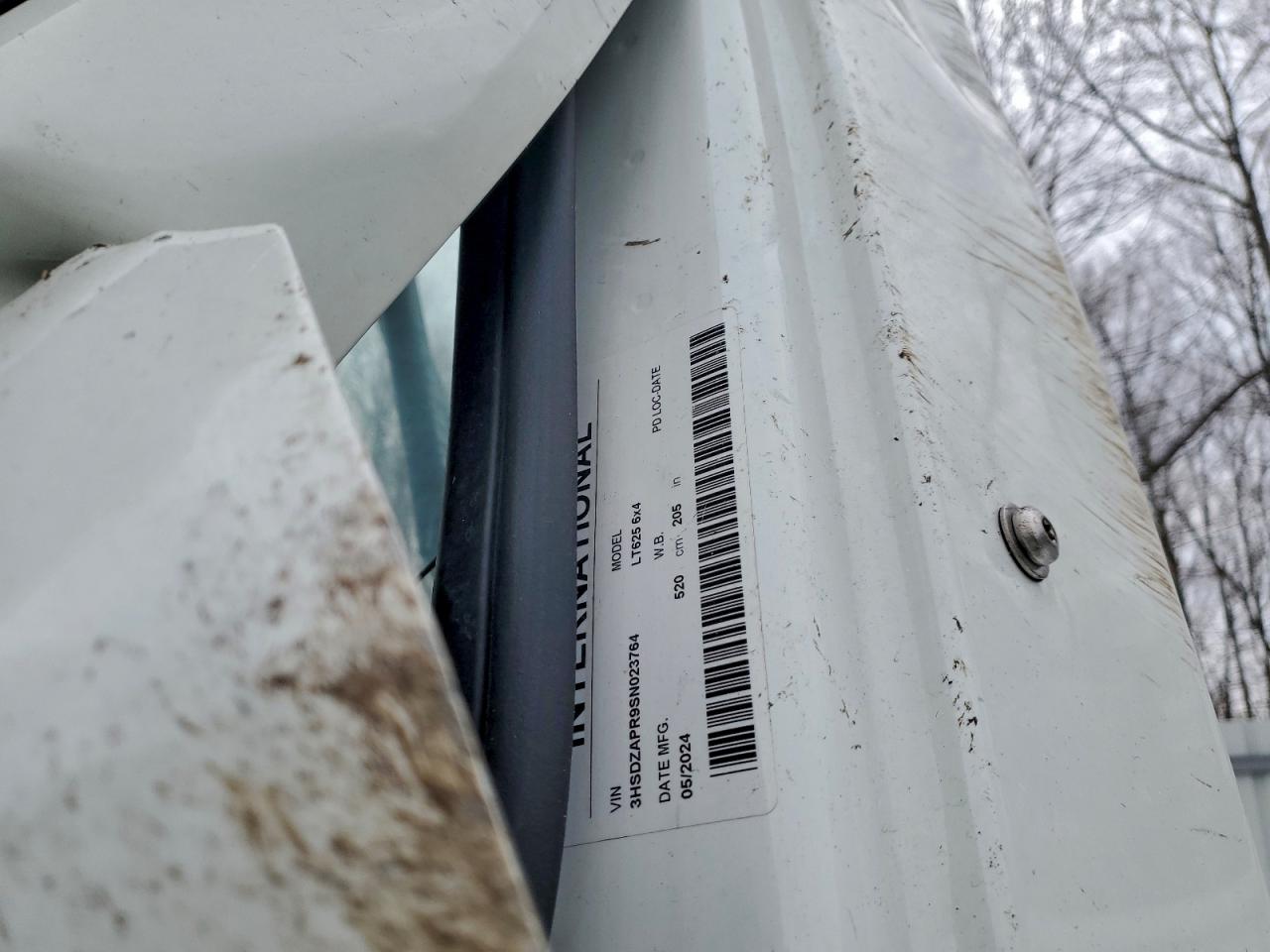 International Lt625 Image 6