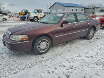  Salvage Lincoln Towncar
