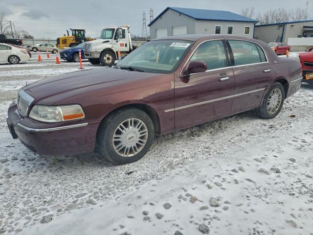  Salvage Lincoln Towncar