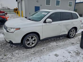  Salvage Mitsubishi Outlander
