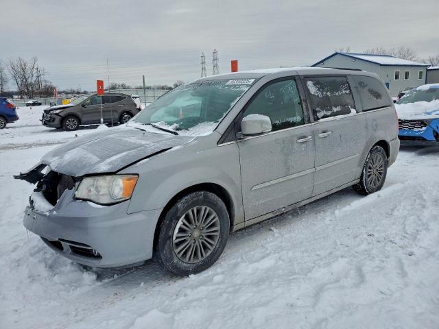  Salvage Chrysler Minivan