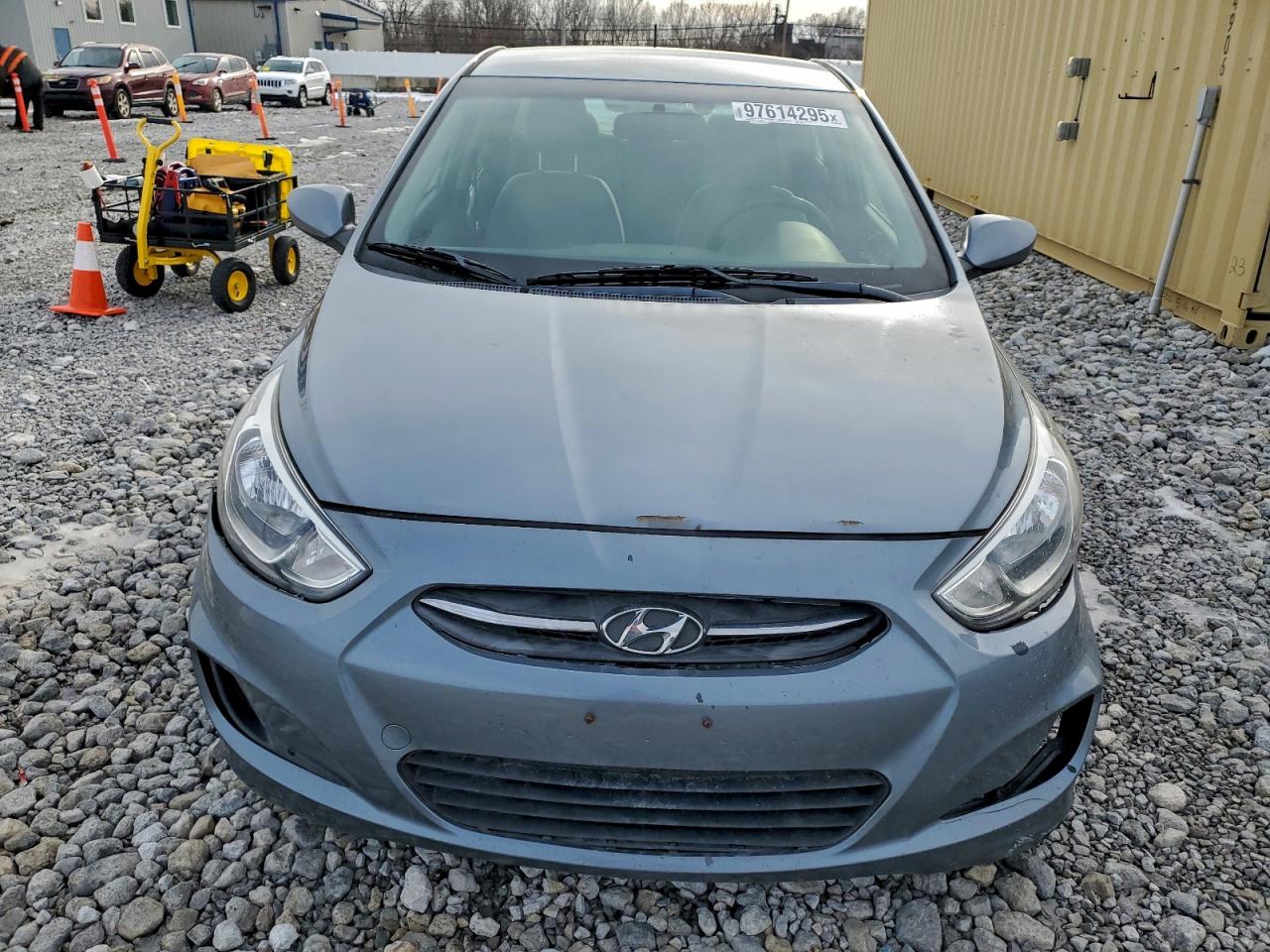 Hyundai ACCENT Se Image 2