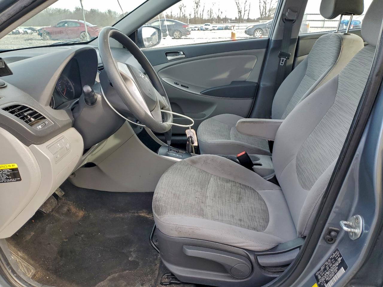 Hyundai ACCENT Se Image 9