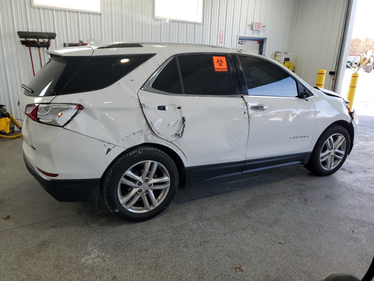 Chevrolet Equinox Premier Image 6