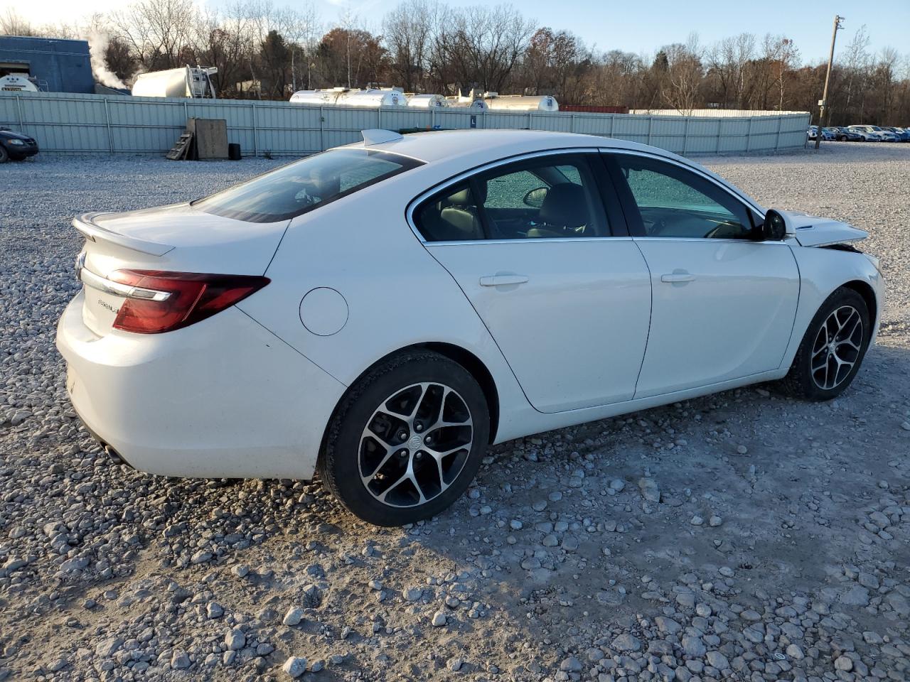 Buick Regal Sport Touring Image 11