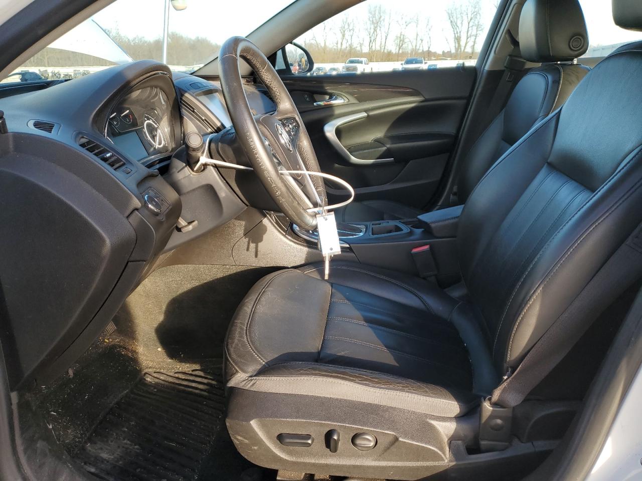 Buick Regal Sport Touring Image 9