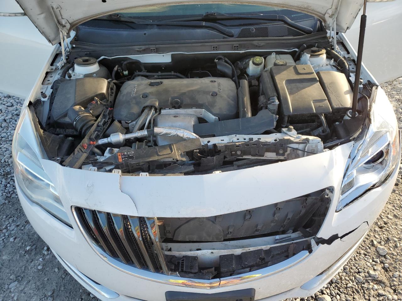 Buick Regal Sport Touring Image 8