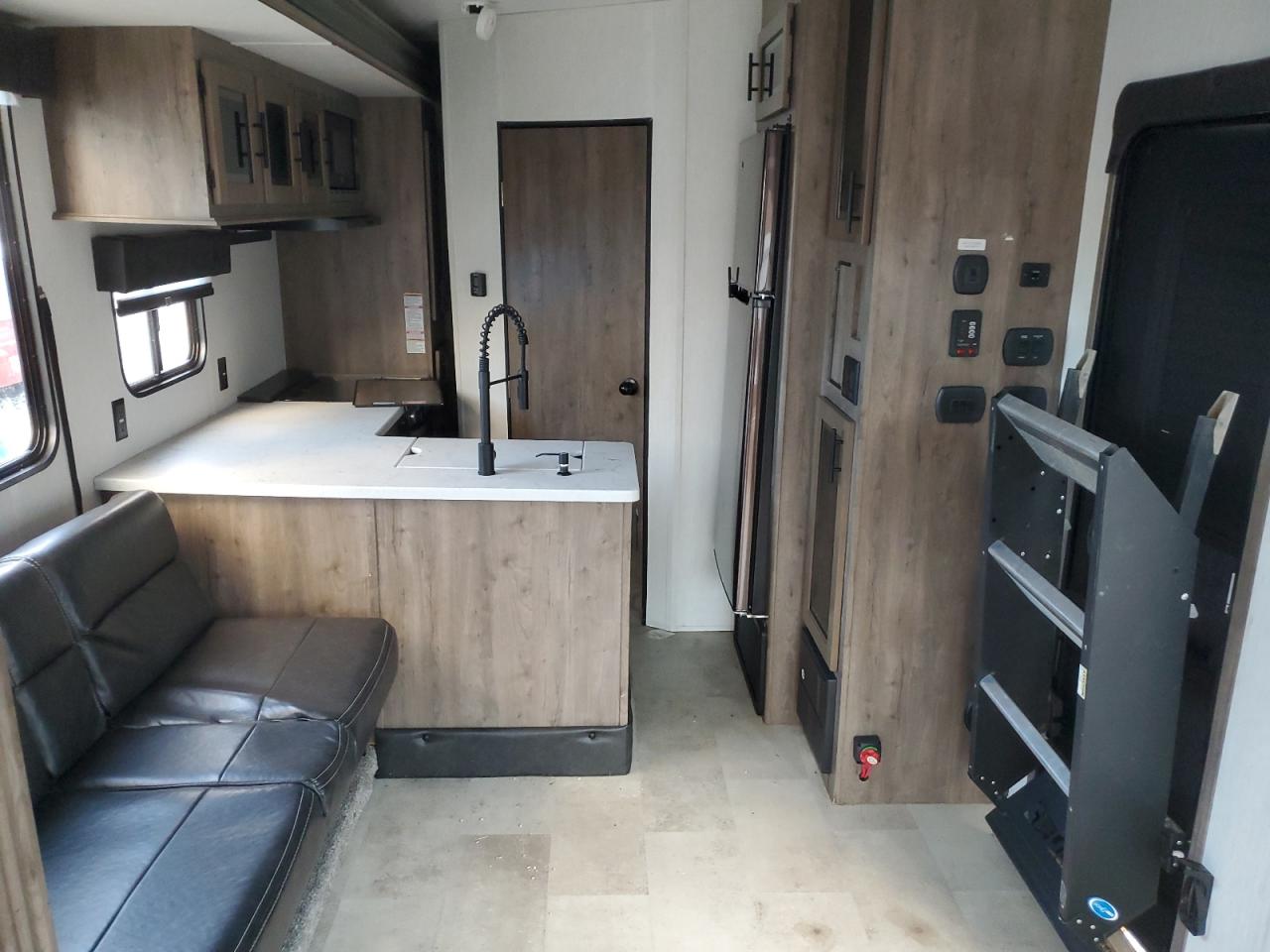 Vengeance Trailer Image 3