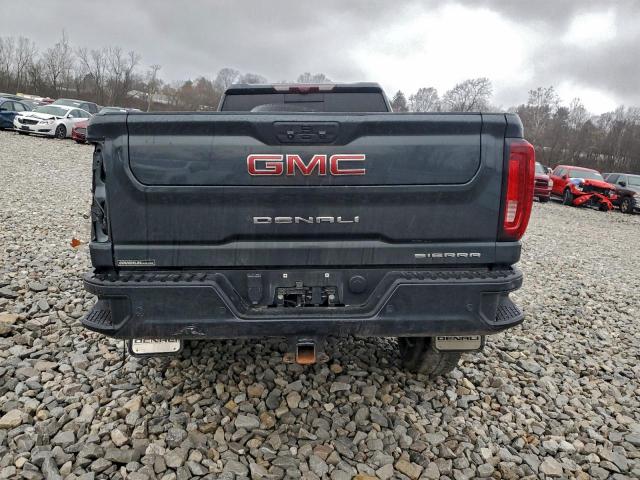 GMC Sierra K3500 Denali Image 13