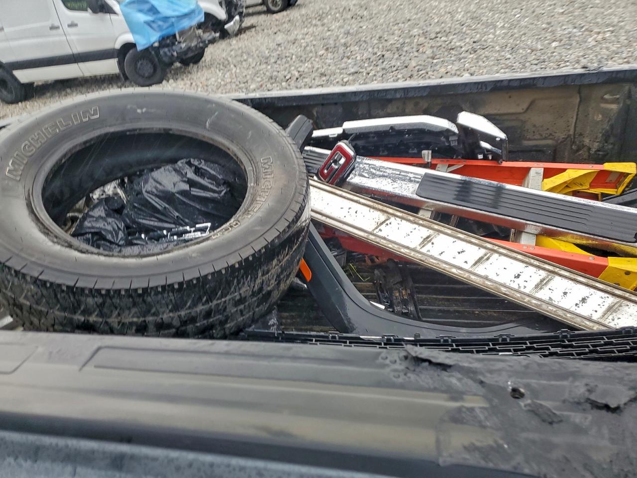 GMC Sierra K3500 Denali Image 12