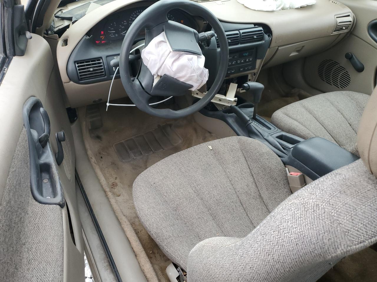 Chevrolet Cavalier Image 2