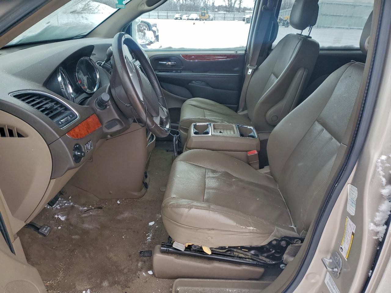 Chrysler Minivan Touring Image 7