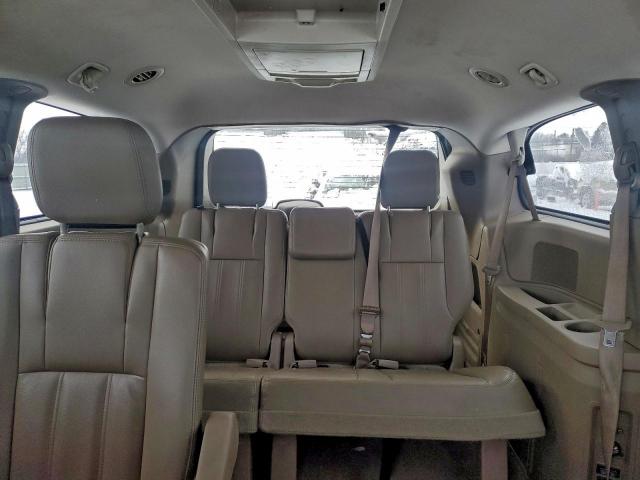 Chrysler Minivan Touring Image 9