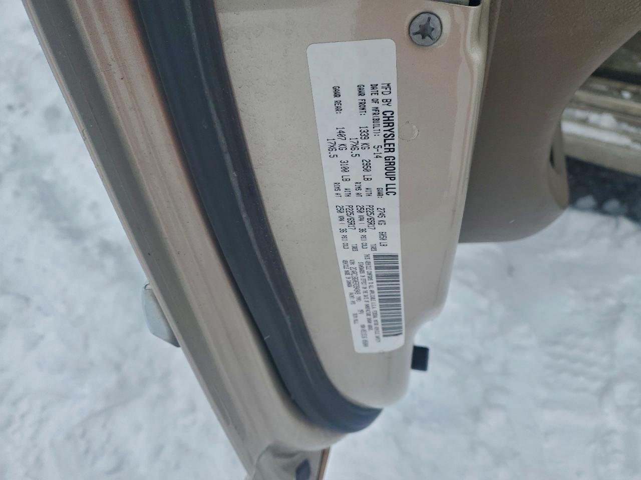 Chrysler Minivan Touring Image 8