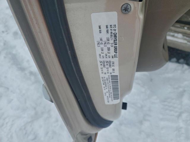 Chrysler Minivan Touring Image 8