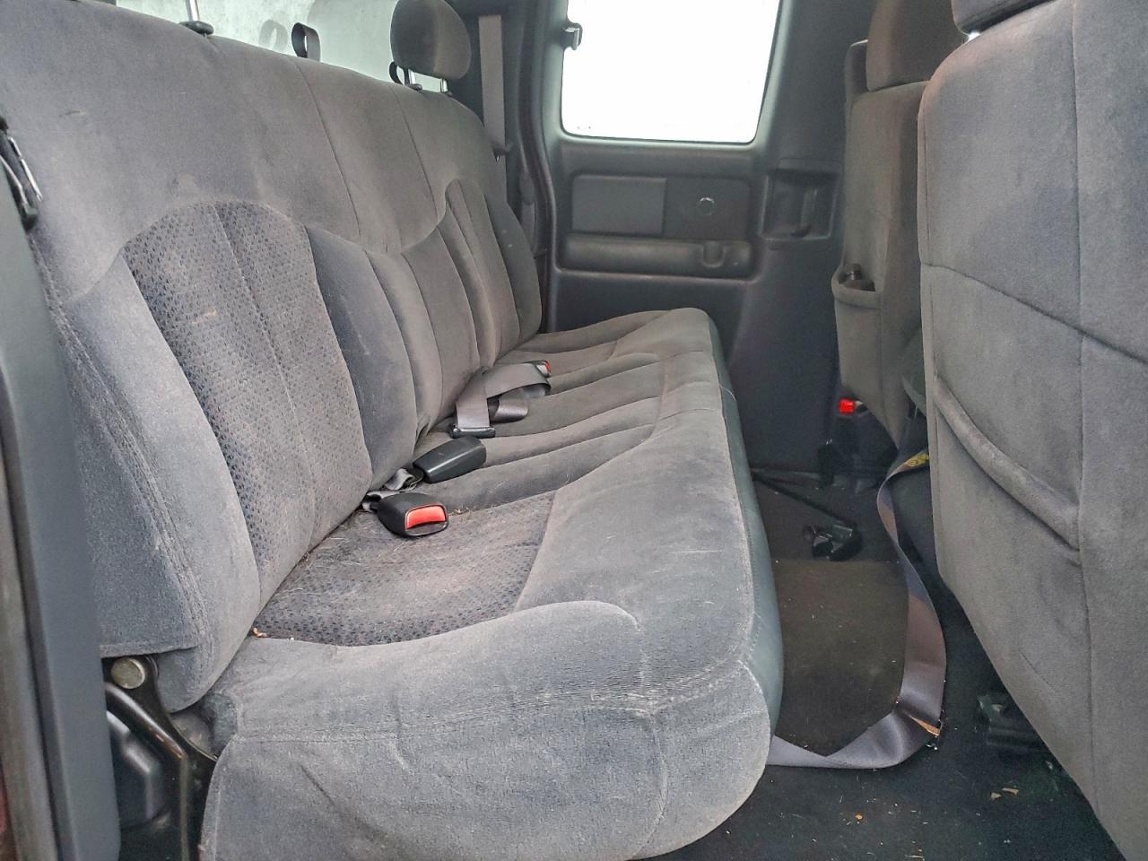 Chevrolet Silverado K1500 Image 5