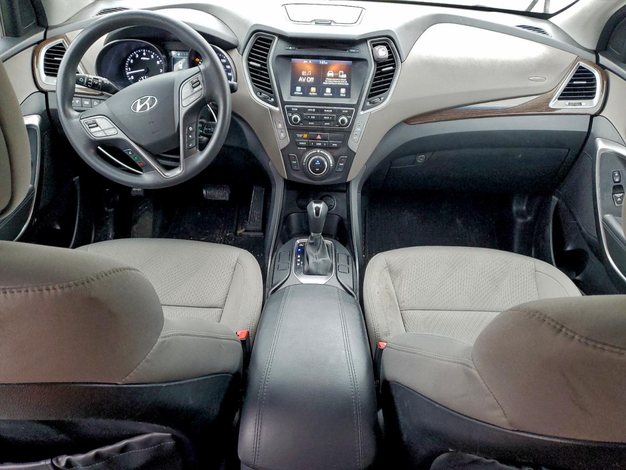 Hyundai SANTA FE Image 8