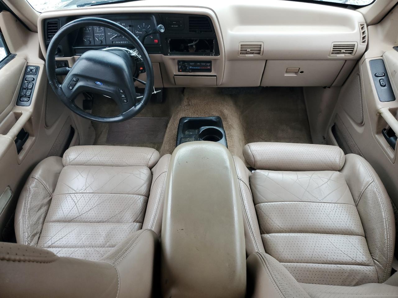 Ford Explorer Image 4