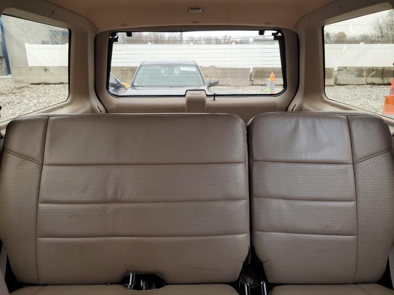 Ford Explorer Image 10