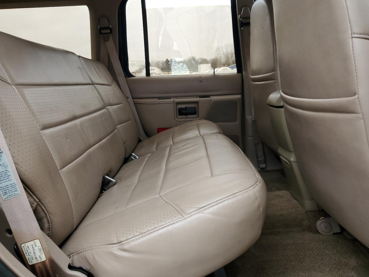 Ford Explorer Image 11