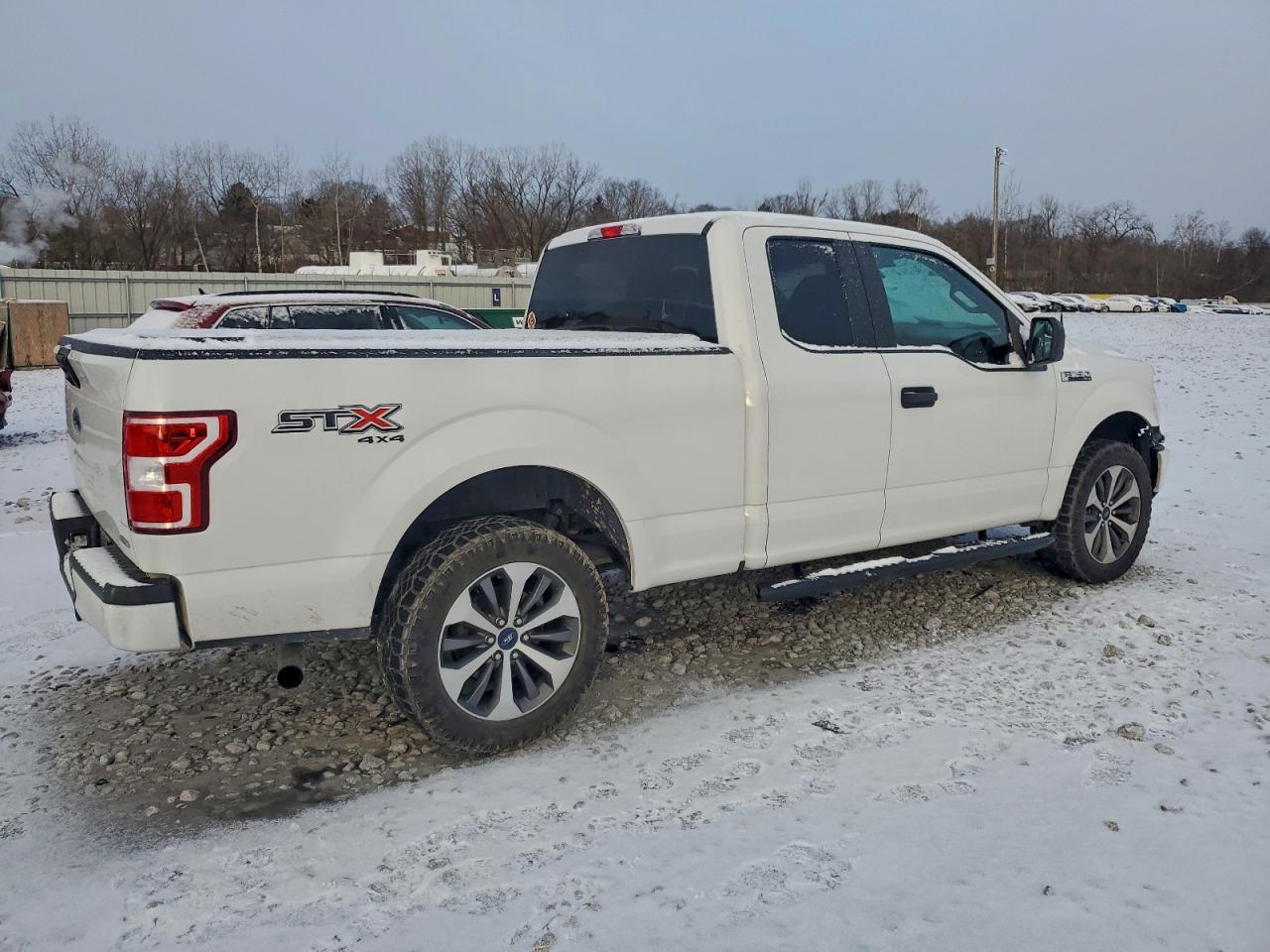 Ford F-150 Super Cab Image 3