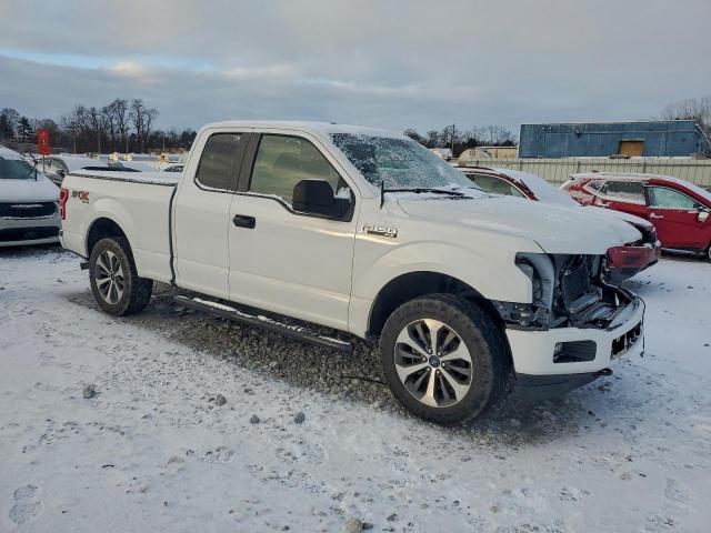 Ford F-150 Super Cab Image 11