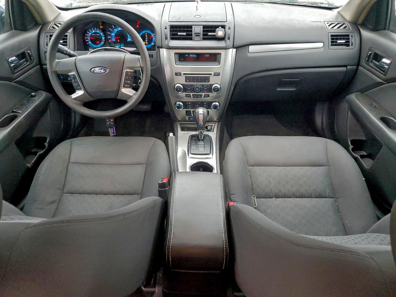 Ford Fusion Se Image 4