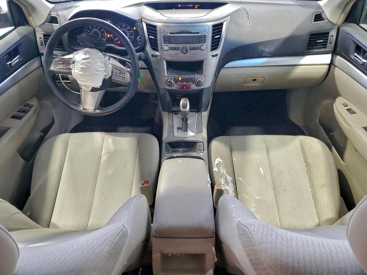 Subaru Outback 2.5i Image 6